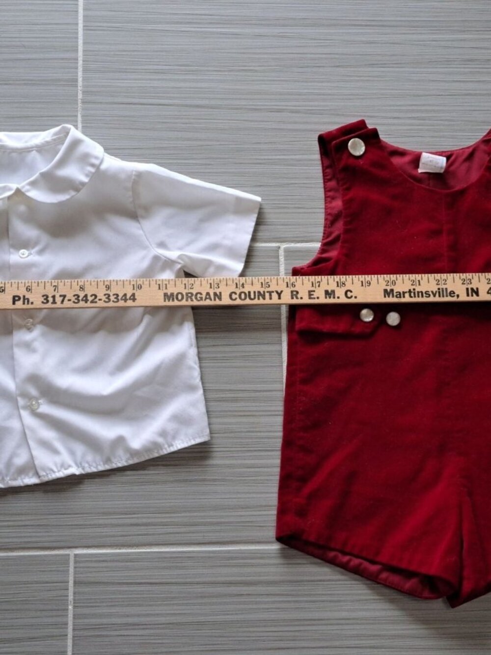 Vintage Toddler Girls 2-Piece Red Velour Short Overalls & White Shirt Outfit 3T - Picture 6 of 10